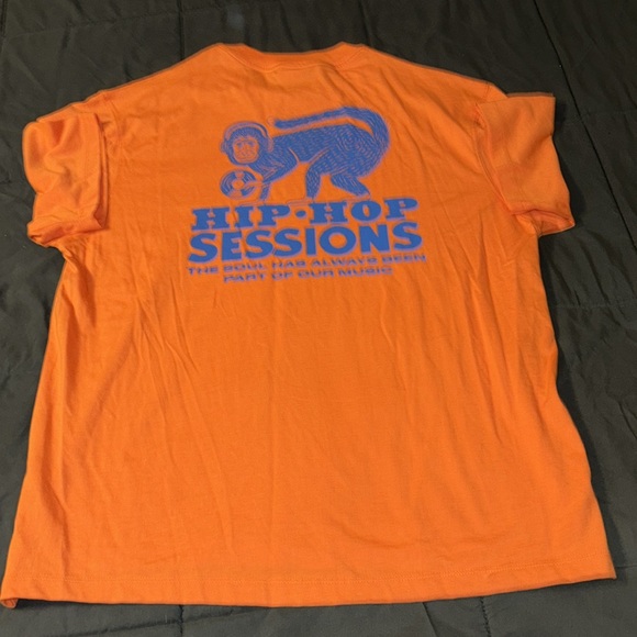 Zara t-shirt - Picture 2 of 3